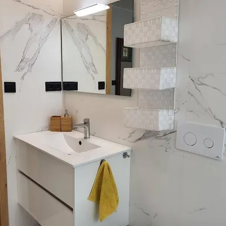 El Capricho De Ayala Appartement *